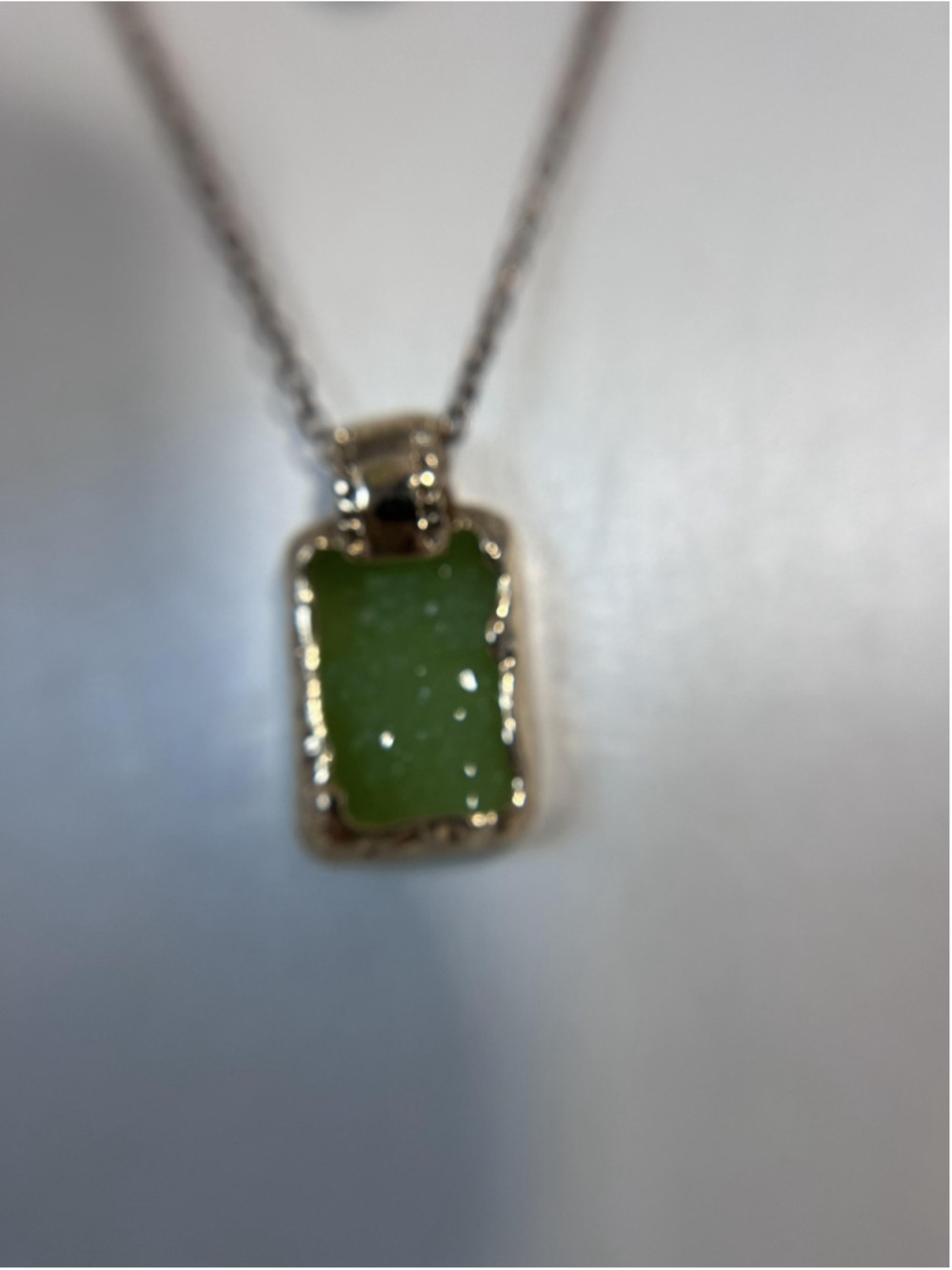 Necklace Gold Tone Layered Green Resin Rectangle Pendant Abstract Lobster Clasp - Picture 2 of 8